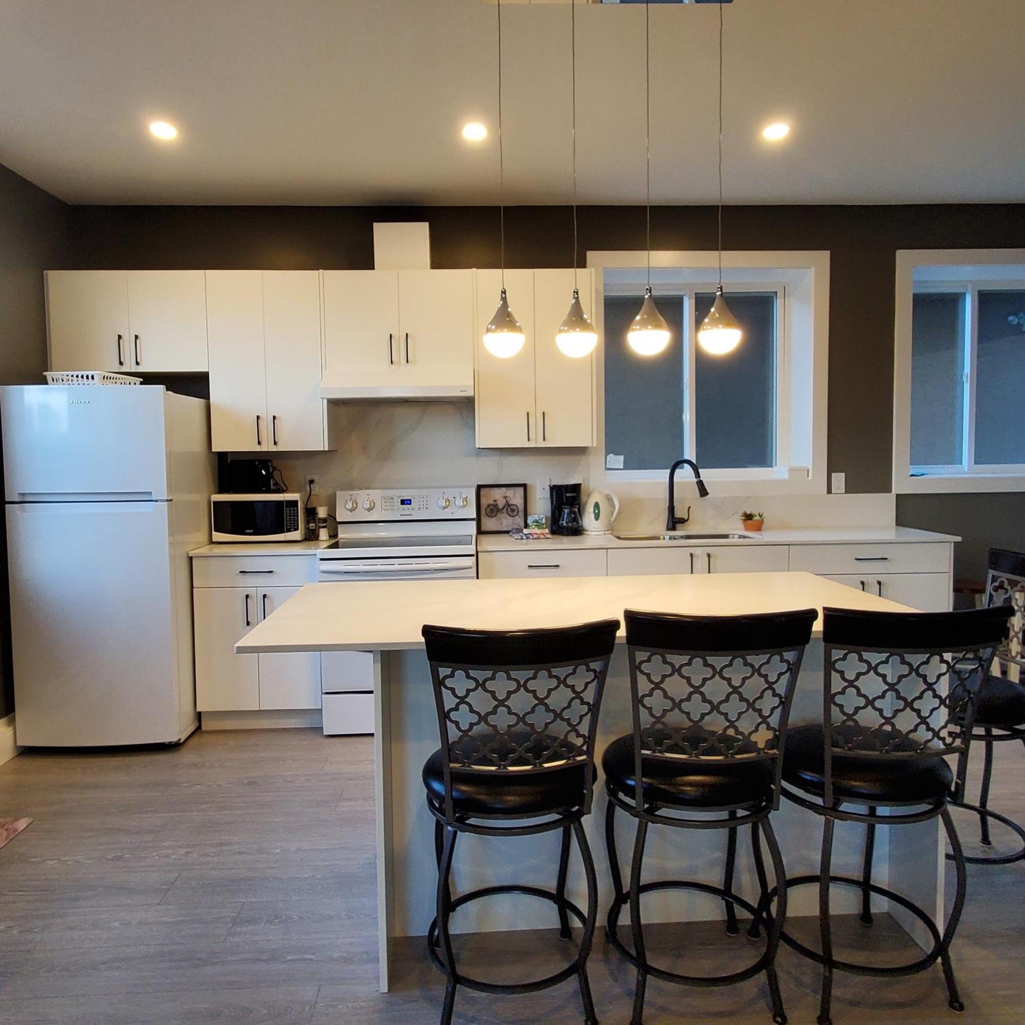 Mountain Retreat 3 Bedroom Garden House Near Heritage Park, Coliseum , Hwy 1, Fishing, Cultus Lake Chilliwack Pokoj fotografie