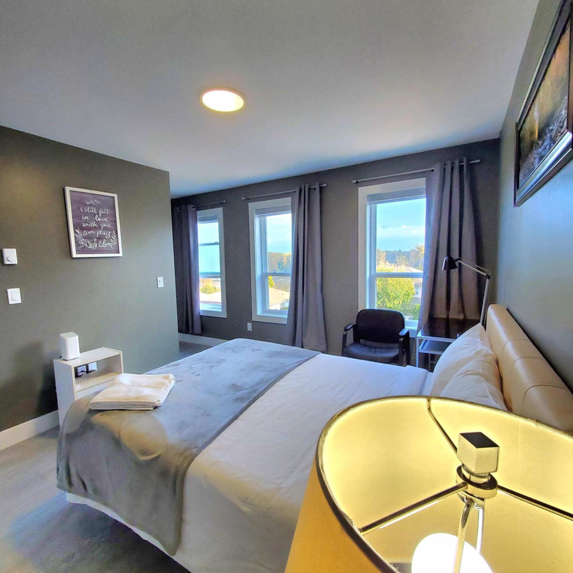 Mountain Retreat 3 Bedroom Garden House Near Heritage Park, Coliseum , Hwy 1, Fishing, Cultus Lake Chilliwack Pokoj fotografie